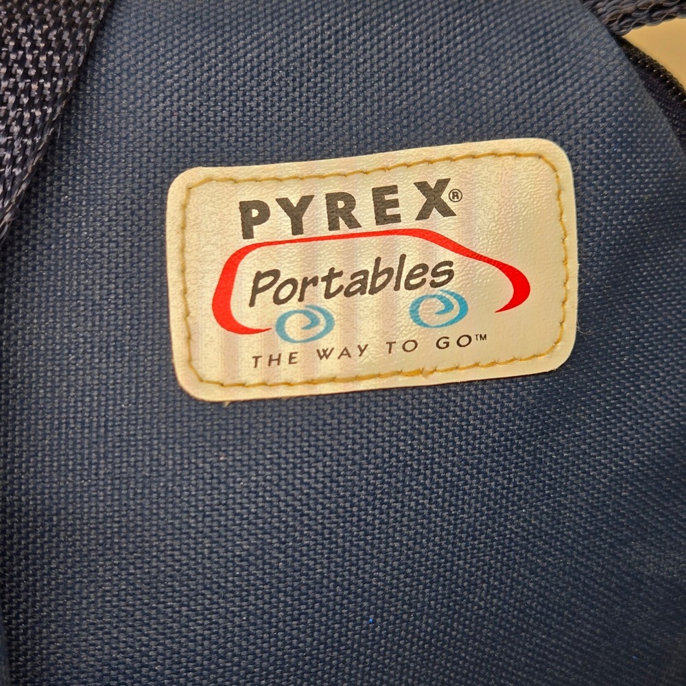 Pyrex Portables 2 Qt. Glass Casserole Dish with Lid Insulated Carrier Cold Packs - Picture 10 of 16